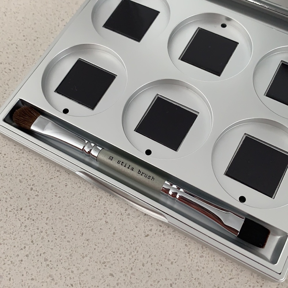 Stila 6-Pan Eyeshadow Refillable Compact - Picture 4 of 6